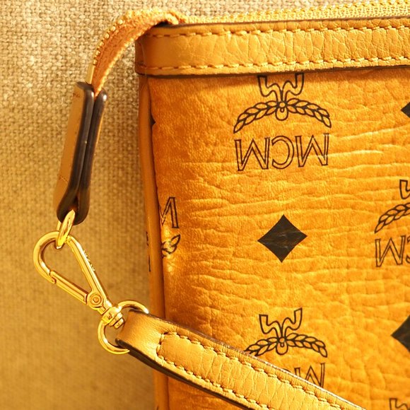 MCM Reversible Liz Shopper in Visetos - Picture 7 of 7